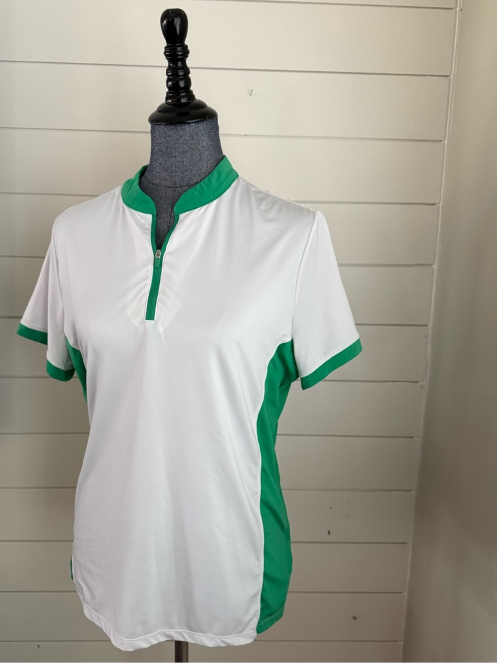 Lillie Green golf Women’s shirt